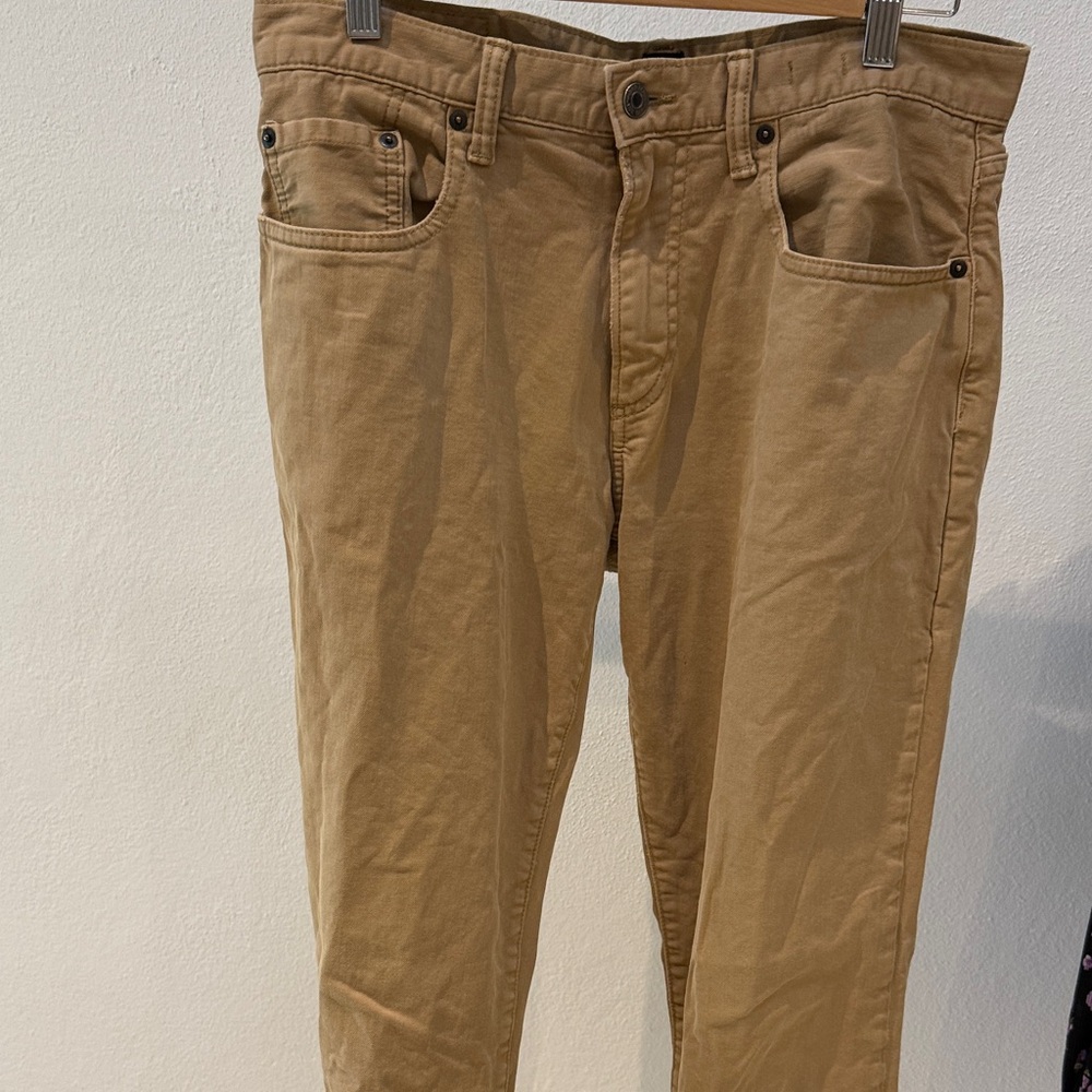 GAP Men's Slim Jeans in Tan